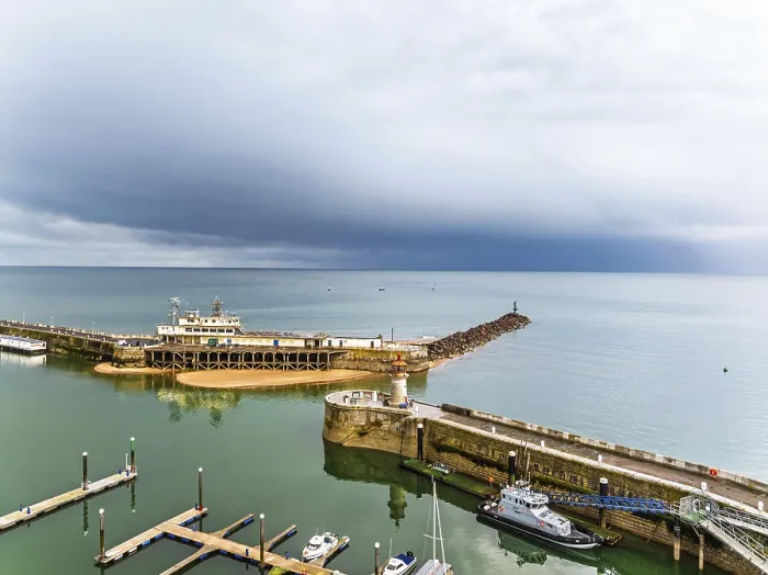 Gerahmter Druck : Hafen von Ramsgate aus einer Drohne, Ramsgate Gerahmter Druck : Hafen von Ramsgate aus einer Drohne, Ramsgate