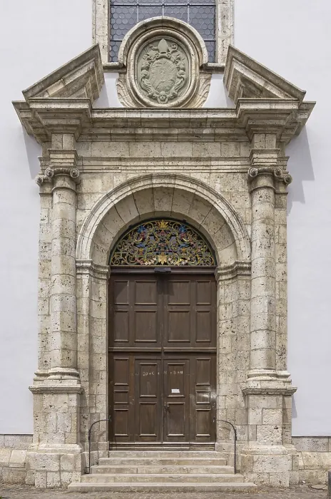 Gerahmter Druck : Tor des Konviktskirchen in Ehingen (Donau) Gerahmter Druck : Tor des Konviktskirchen in Ehingen (Donau)
