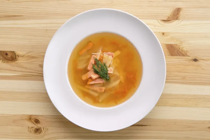 Gerahmter Druck : Portion von Lachs-Suppe Gerahmter Druck : Portion von Lachs-Suppe