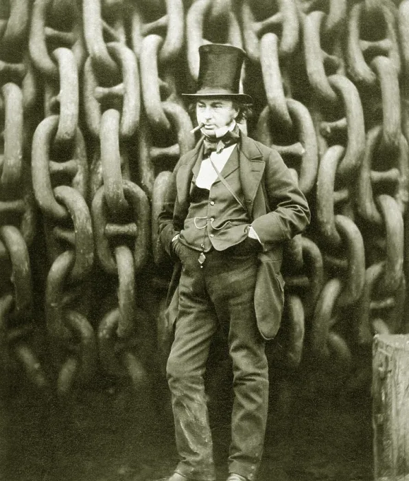 Gerahmter Druck : Isambard Kingdom Brunel, FRS (9. April 1806 - 15. September 1859), war ein führender britischer Bauingenieur, bekannt für seine Brücken und Werften sowie insbesondere für die Errichtung der ersten großen britischen Eisenbahn, der Great Western Railway, eine Reihe berühmter Dampfschiffe einschließlich des ersten Propeller-Dampfer über den Atlantik und zahlreicher wichtiger Brücken und Tunnel. Seine Entwürfe revolutionierten das öffentliche Verkehrswesen und die moderne Ingenieurskunst.