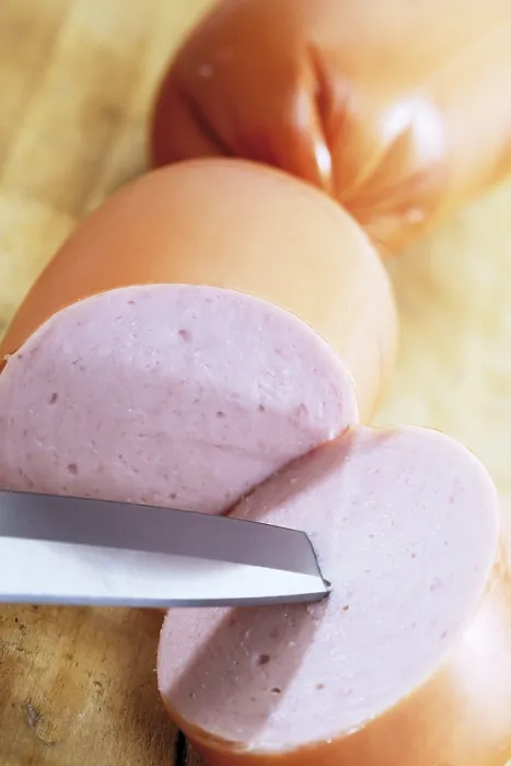 Gerahmter Druck : Hühnchenwurst Gerahmter Druck : Hühnchenwurst