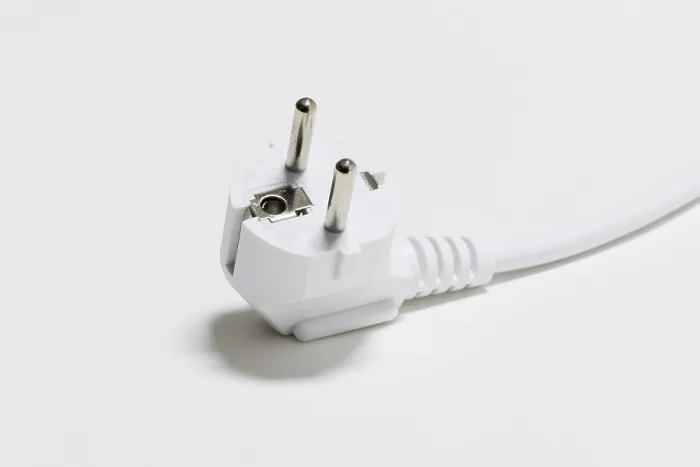Gerahmter Druck : Stromkabel, Stecker, Stromkabel. Gerahmter Druck : Stromkabel, Stecker, Stromkabel.