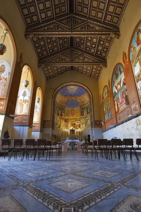 Gerahmter Druck : Gebetsraum in Kloster in Jerusalem Gerahmter Druck : Gebetsraum in Kloster in Jerusalem