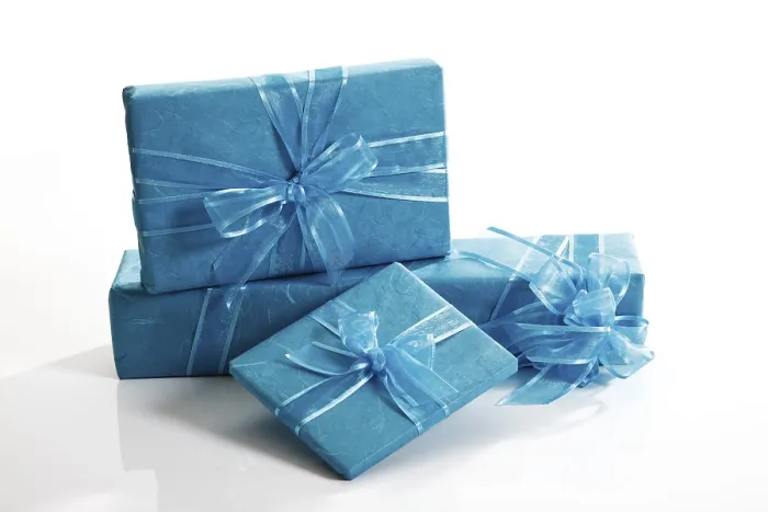 Gerahmter Druck : Geschenke mit Bändern Gerahmter Druck : Geschenke mit Bändern
