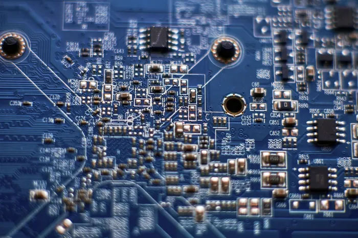 Gerahmter Druck : Druckplatine mit Chips und Radiokomponenten Elektronik. Gerahmter Druck : Druckplatine mit Chips und Radiokomponenten Elektronik.