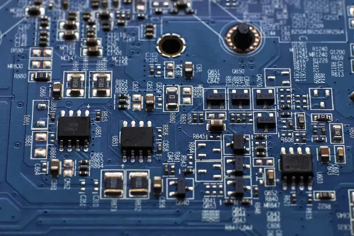 Gerahmter Druck : Druckplatine mit Chips und Radiokomponenten Elektronik Gerahmter Druck : Druckplatine mit Chips und Radiokomponenten Elektronik