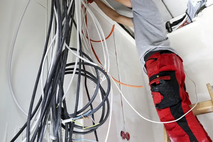 Gerahmter Druck : Professionelle elektrische Installation in einem Gebäudehülle. Gerahmter Druck : Professionelle elektrische Installation in einem Gebäudehülle.
