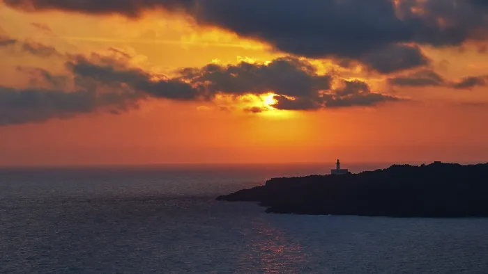 Gerahmter Druck : Leuchtturm Punta Spadillo, Sonnenaufgang. Gerahmter Druck : Leuchtturm Punta Spadillo, Sonnenaufgang.