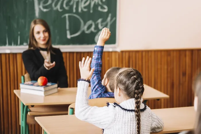Gerahmter Druck : Schüler bereit zur Antwort.