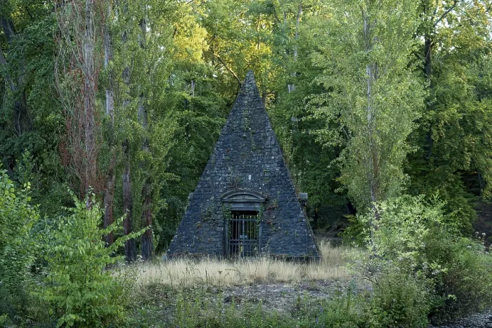 Gerahmter Druck : Pyramide zu Ehren des Prinzen Friedrich Gerahmter Druck : Pyramide zu Ehren des Prinzen Friedrich