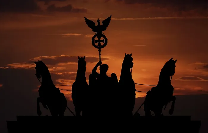 Gerahmter Druck : Die Quadriga in Berlin bei Sonnenuntergang. Gerahmter Druck : Die Quadriga in Berlin bei Sonnenuntergang.