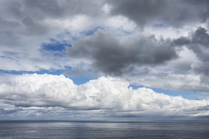 Gerahmter Druck : Regenwolken über dem Nordsee. Gerahmter Druck : Regenwolken über dem Nordsee.