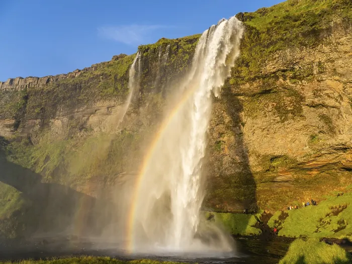 Gerahmter Druck : Regenbogen am Wasserfall von Seljalandsfoss. Gerahmter Druck : Regenbogen am Wasserfall von Seljalandsfoss.