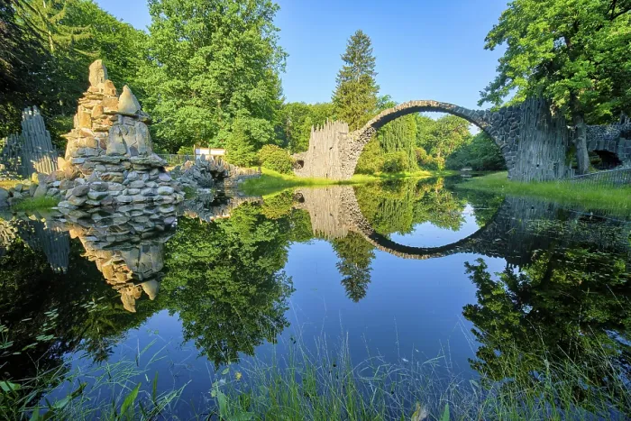 Gerahmter Druck : Rakotzbrücke, auch Teufelbrücke. Gerahmter Druck : Rakotzbrücke, auch Teufelbrücke.