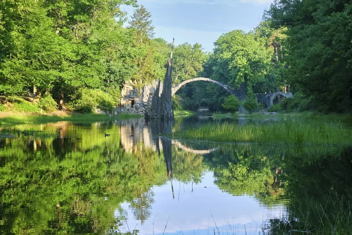 Gerahmter Druck : Rakotzbrücke, auch Teufelbrücke. Gerahmter Druck : Rakotzbrücke, auch Teufelbrücke.