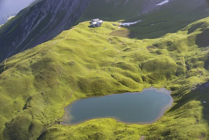 Gerahmter Druck : Rappensee, dahinter Rappenseehütte. Gerahmter Druck : Rappensee, dahinter Rappenseehütte.