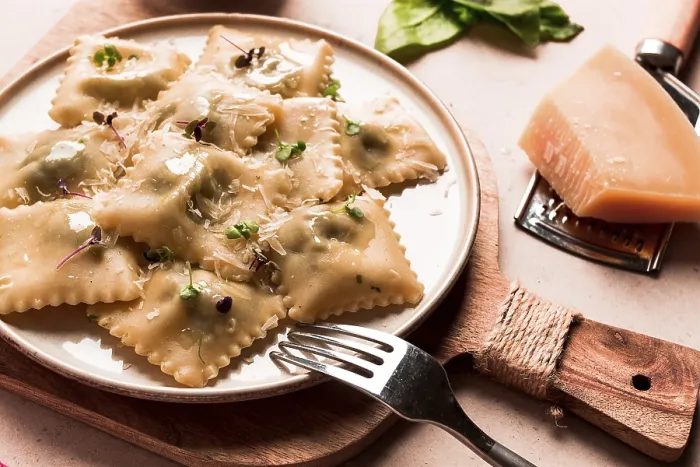 Gerahmter Druck : Ravioli mit Spinat und Käse Gerahmter Druck : Ravioli mit Spinat und Käse