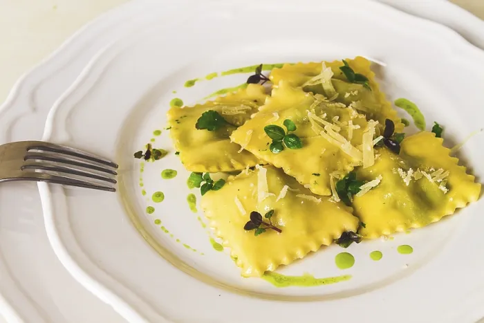 Gerahmter Druck : Ravioli mit Spinat und Käse. Gerahmter Druck : Ravioli mit Spinat und Käse.