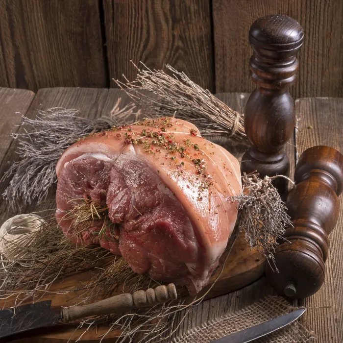 Gerahmter Druck : Rohes rustikales Röstbraten Gerahmter Druck : Rohes rustikales Röstbraten