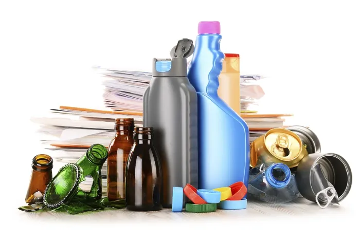 Gerahmter Druck : Abfall, der aus Glas recycelt werden kann. Gerahmter Druck : Abfall, der aus Glas recycelt werden kann.