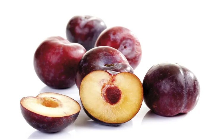 Gerahmter Druck : Rote Pflaumen (Prunus) Gerahmter Druck : Rote Pflaumen (Prunus)