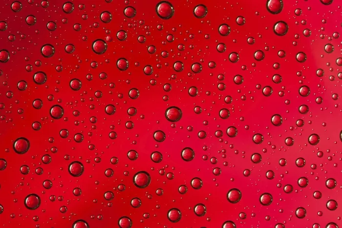 Gerahmter Druck : Rote Wassertröpfchen-Textur. Abstrakter Hintergrund. Gerahmter Druck : Rote Wassertröpfchen-Textur. Abstrakter Hintergrund.