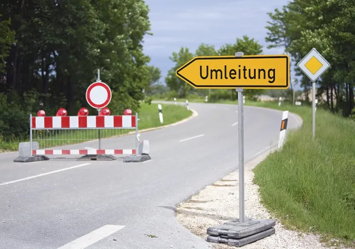 Gerahmter Druck : Eine Umleitung. Gerahmter Druck : Eine Umleitung.