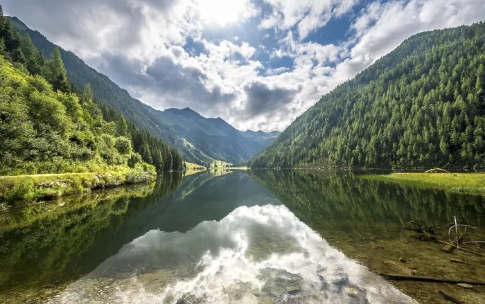Gerahmter Druck : Spiegelung am See Riesachsee Gerahmter Druck : Spiegelung am See Riesachsee