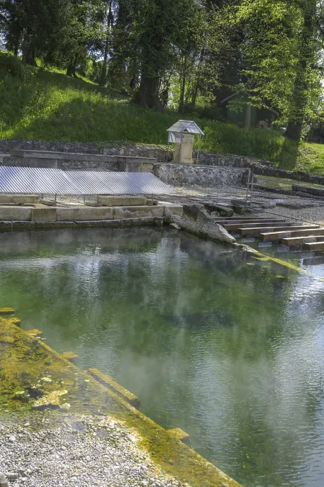 Gerahmter Druck : Übriggebliebene Überreste der römischen Thermen. Gerahmter Druck : Übriggebliebene Überreste der römischen Thermen.