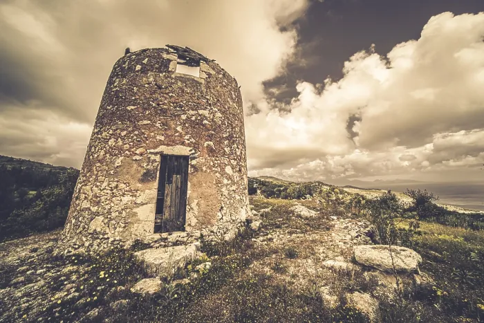 Gerahmter Druck : Reste einer alten Windmühle in Askos. Gerahmter Druck : Reste einer alten Windmühle in Askos.