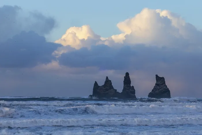 Gerahmter Druck : Reynisdrangar-Säulen, Wellen Gerahmter Druck : Reynisdrangar-Säulen, Wellen