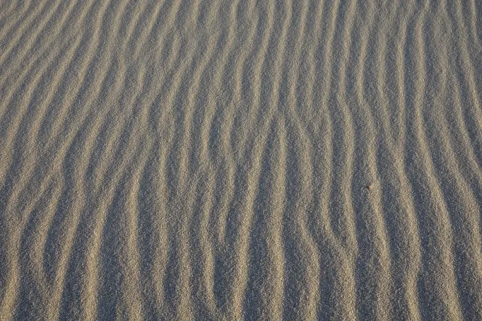 Gerahmter Druck : Wellen im Sand, Sandstruktur. Gerahmter Druck : Wellen im Sand, Sandstruktur.