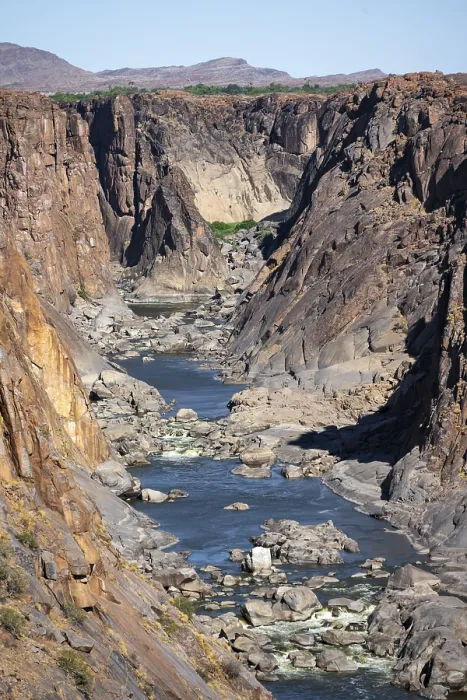 Gerahmter Druck : Flussbett und Müll auf dem Orange River, Augrabies-Fälle-Nationalpark, Nordkap, Südafrika Gerahmter Druck : Flussbett und Müll auf dem Orange River, Augrabies-Fälle-Nationalpark, Nordkap, Südafrika