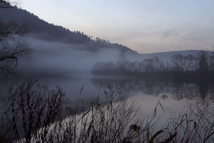 Gerahmter Druck : Fluss am Abend nach Regen, Main. Gerahmter Druck : Fluss am Abend nach Regen, Main.