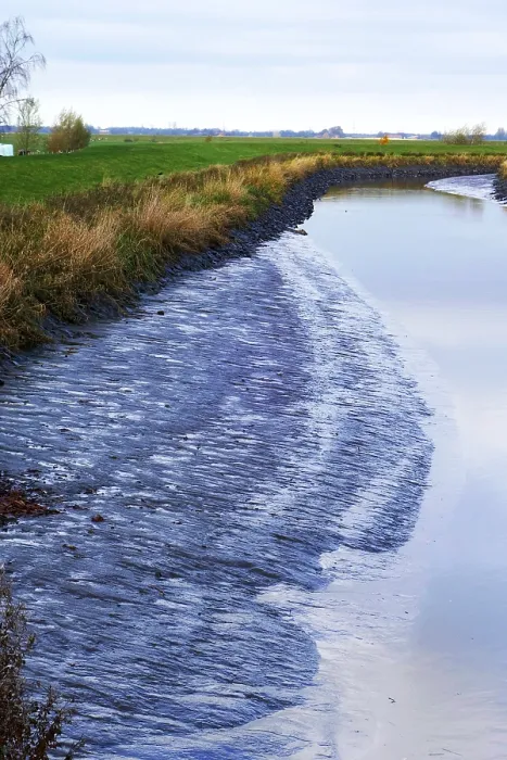 Gerahmter Druck : Fluss Leda, niedriges Wasser, Schwebstoffeintrag. Gerahmter Druck : Fluss Leda, niedriges Wasser, Schwebstoffeintrag.