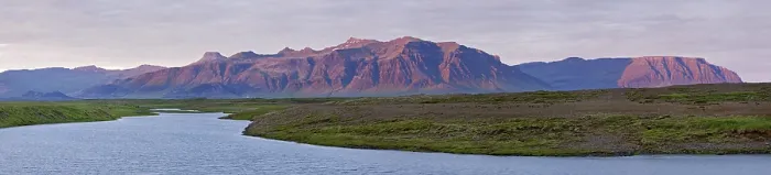Gerahmter Druck : Fluss und Berge in der Abenddämmerung. Gerahmter Druck : Fluss und Berge in der Abenddämmerung.
