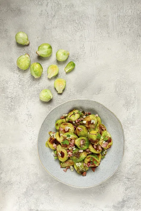 Gerahmter Druck : Gegrillte Blumenkohl mit Speck. Gerahmter Druck : Gegrillte Blumenkohl mit Speck.