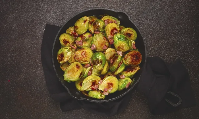 Gerahmter Druck : Gegrillte Blumenkohl, mit Speck. Gerahmter Druck : Gegrillte Blumenkohl, mit Speck.