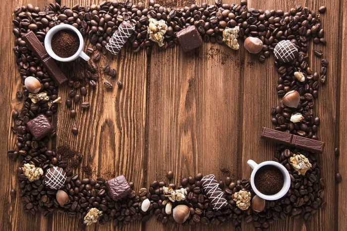 Gerahmter Druck : Geröstete Kaffeebohnen, Schokolade. Gerahmter Druck : Geröstete Kaffeebohnen, Schokolade.
