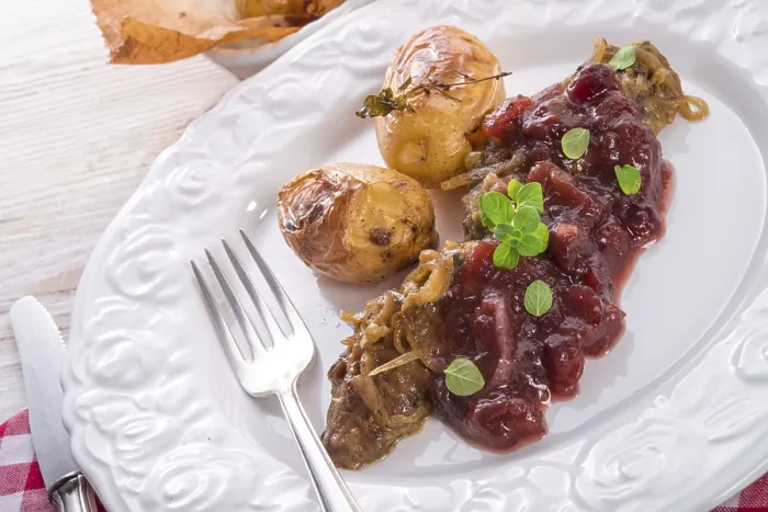 Gerahmter Druck : Gegrillter Leber mit Backkartoffel. Gerahmter Druck : Gegrillter Leber mit Backkartoffel.