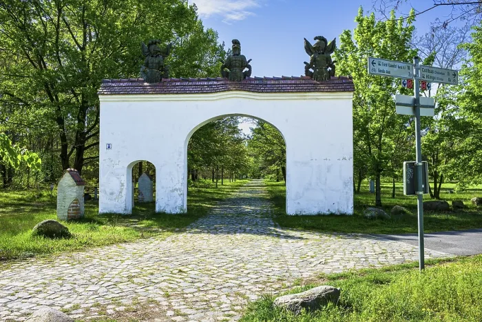 Gerahmter Druck : Raubrittertor am Klinger See Gerahmter Druck : Raubrittertor am Klinger See
