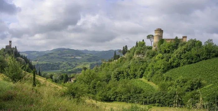 Gerahmter Druck : Rocca Veneziani und Uhrenturm Gerahmter Druck : Rocca Veneziani und Uhrenturm