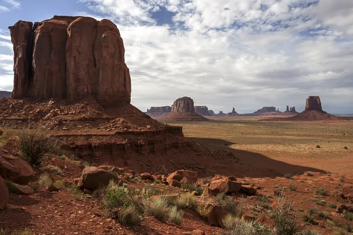 Gerahmter Druck : Felsformationen, links Elephant Butte.