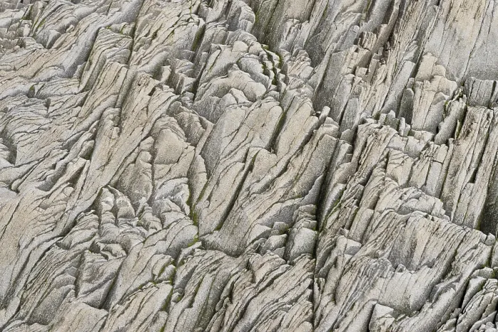 Gerahmter Druck : Gesteinsschichten, Halsanefshellir-Höhle mit Basaltschichtbildungen. Gerahmter Druck : Gesteinsschichten, Halsanefshellir-Höhle mit Basaltschichtbildungen.