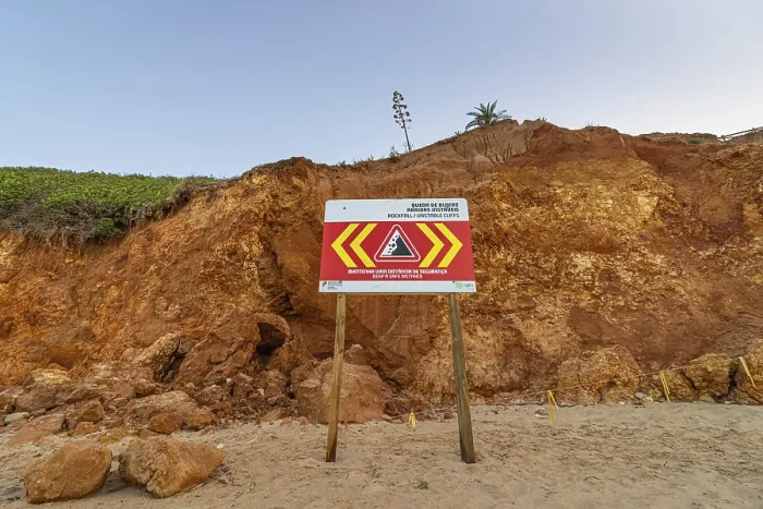 Gerahmter Druck : FELSSTURZ UNSTABILE KLIPPEN Gerahmter Druck : FELSSTURZ UNSTABILE KLIPPEN