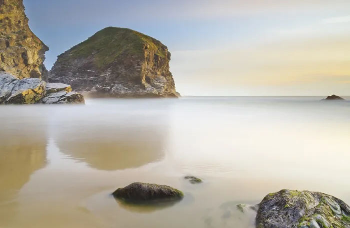 Gerahmter Druck : Felsen am Strand, Bedruthan Steps Gerahmter Druck : Felsen am Strand, Bedruthan Steps