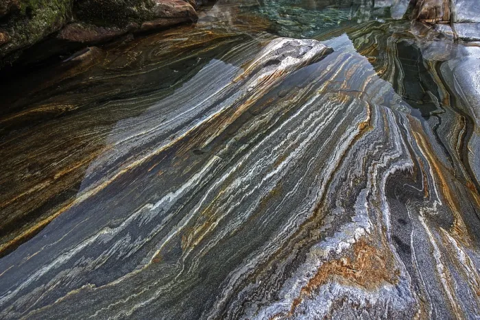 Gerahmter Druck : Felsen, Felsformationen, klare Wasser. Gerahmter Druck : Felsen, Felsformationen, klare Wasser.