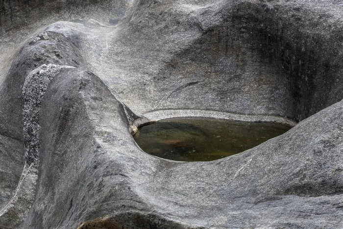 Gerahmter Druck : Felsen, Felsformationen, Verzasca-Fluss Gerahmter Druck : Felsen, Felsformationen, Verzasca-Fluss
