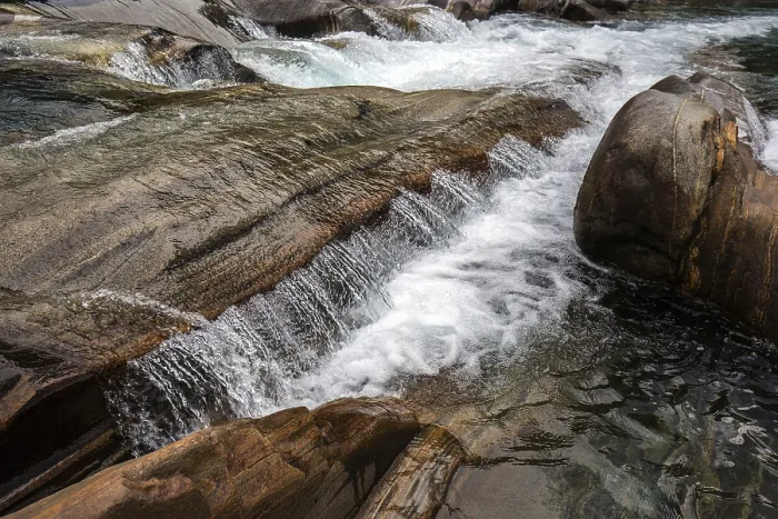 Gerahmter Druck : Felsen, Felsformationen, Wasserfall Gerahmter Druck : Felsen, Felsformationen, Wasserfall