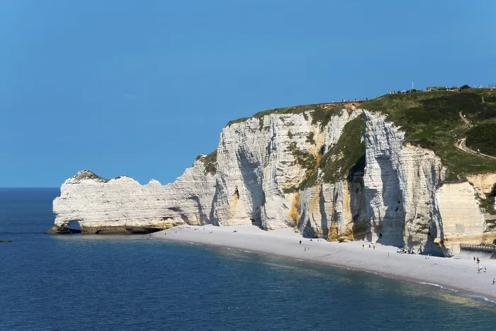 Gerahmter Druck : Felsküste, Klippen, Kalkklippen. Gerahmter Druck : Felsküste, Klippen, Kalkklippen.